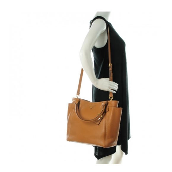 Authentic Prada Vitello Daino Side Pocket Tote in Caramel with long strap - Picture 2 of 16